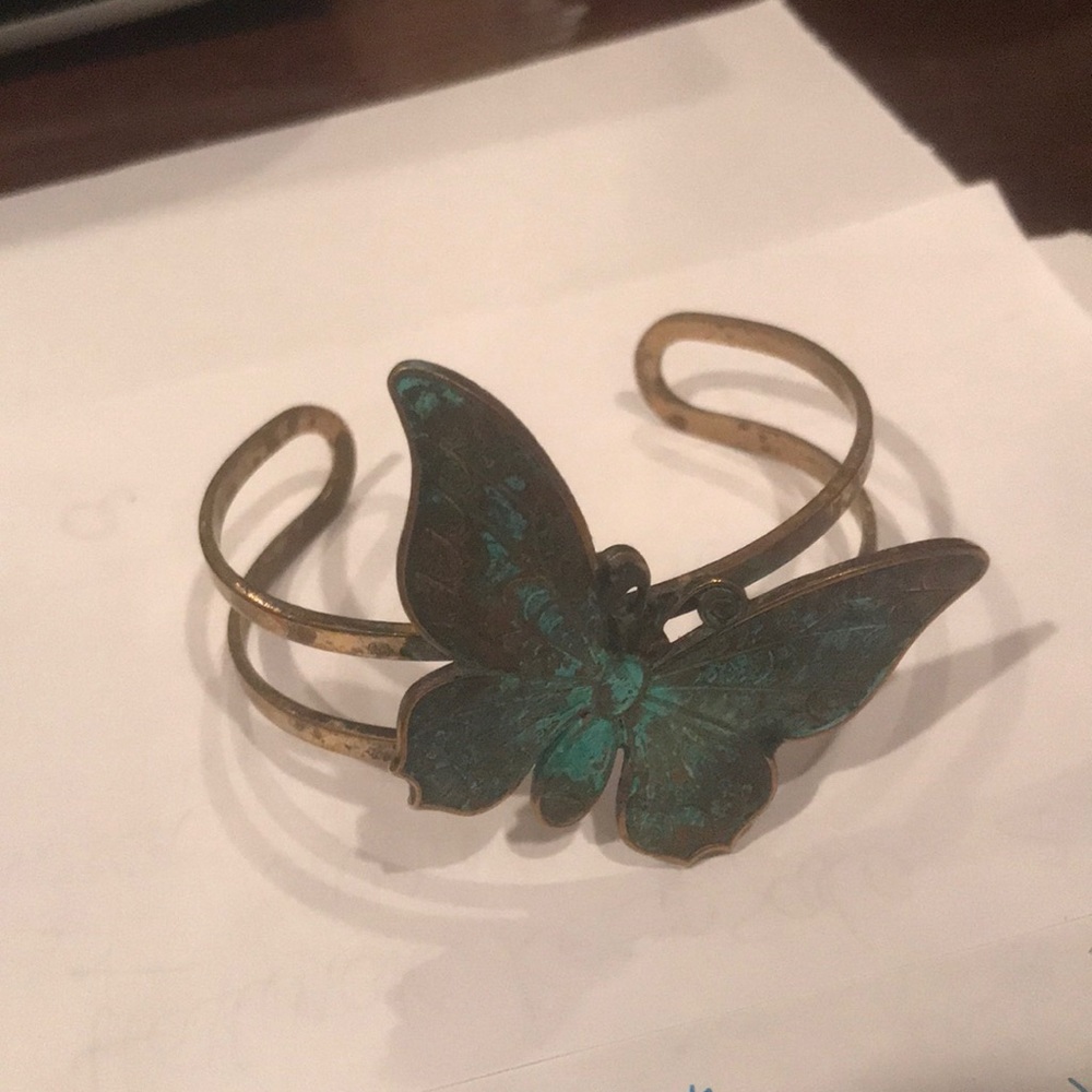 *SPRING CLEANING SALE* Vintage Brass Butterfly Cuff Bracelet - Picture 2 of 2